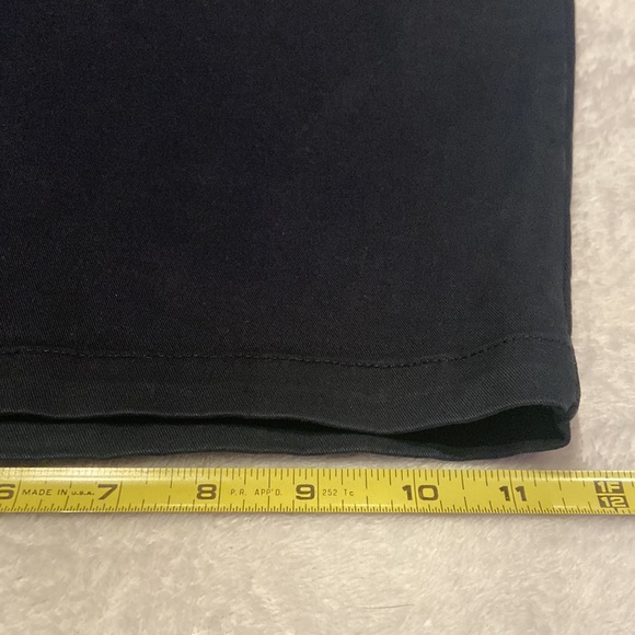 NWT GAP Size 38 12” Black Short - Picture 4 of 7